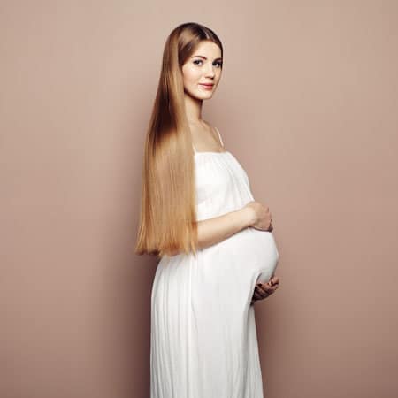 החלקת שיער לנשים בהריון